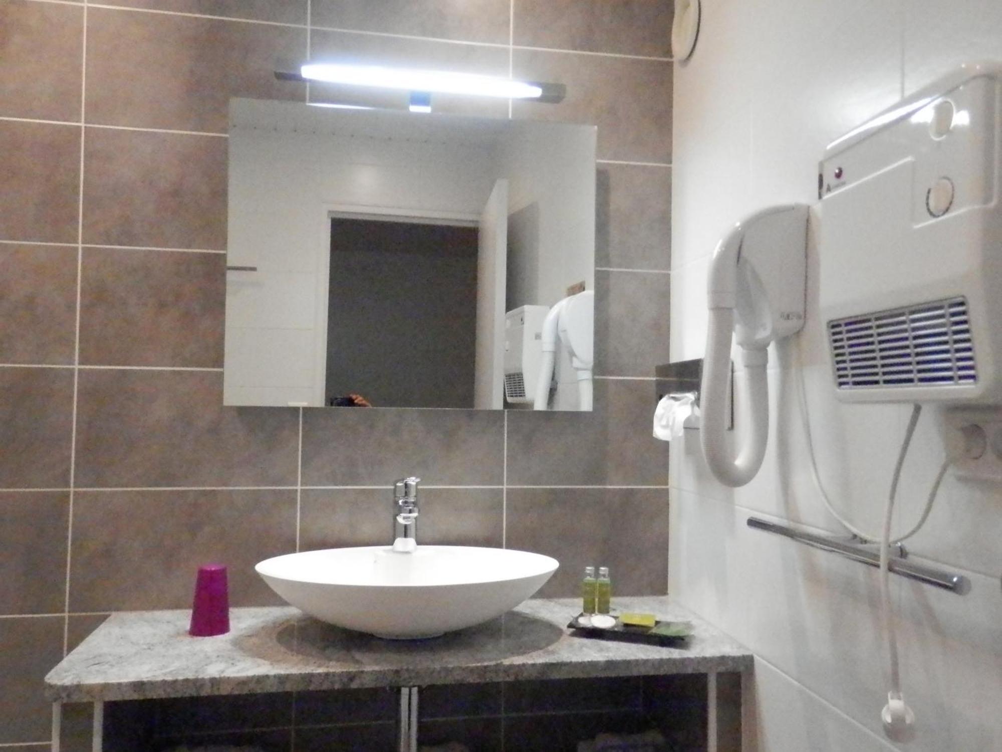 Bristol Logis Cit'Hotel Perigueux Centre Стая снимка